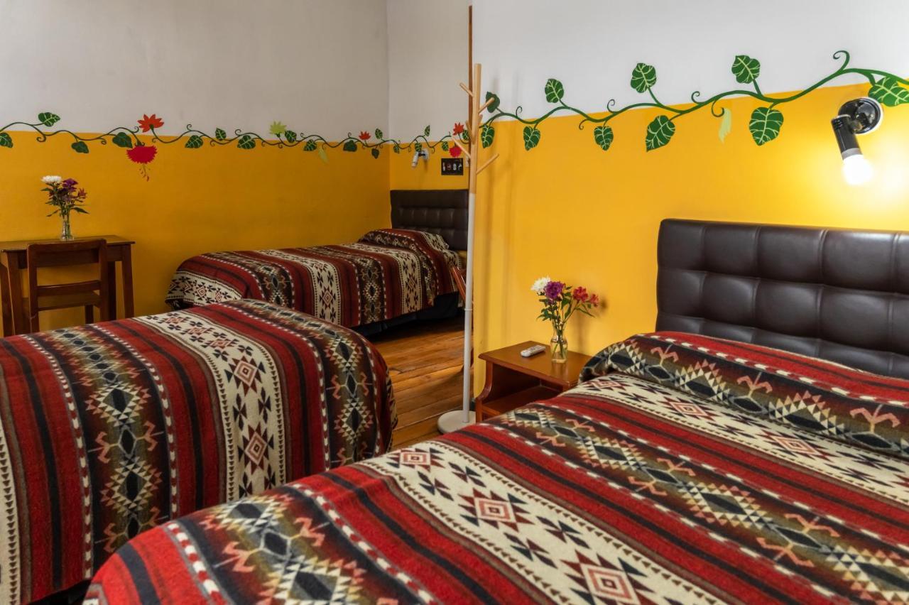 Hostal Riviera Sucre Otavalo Exterior photo