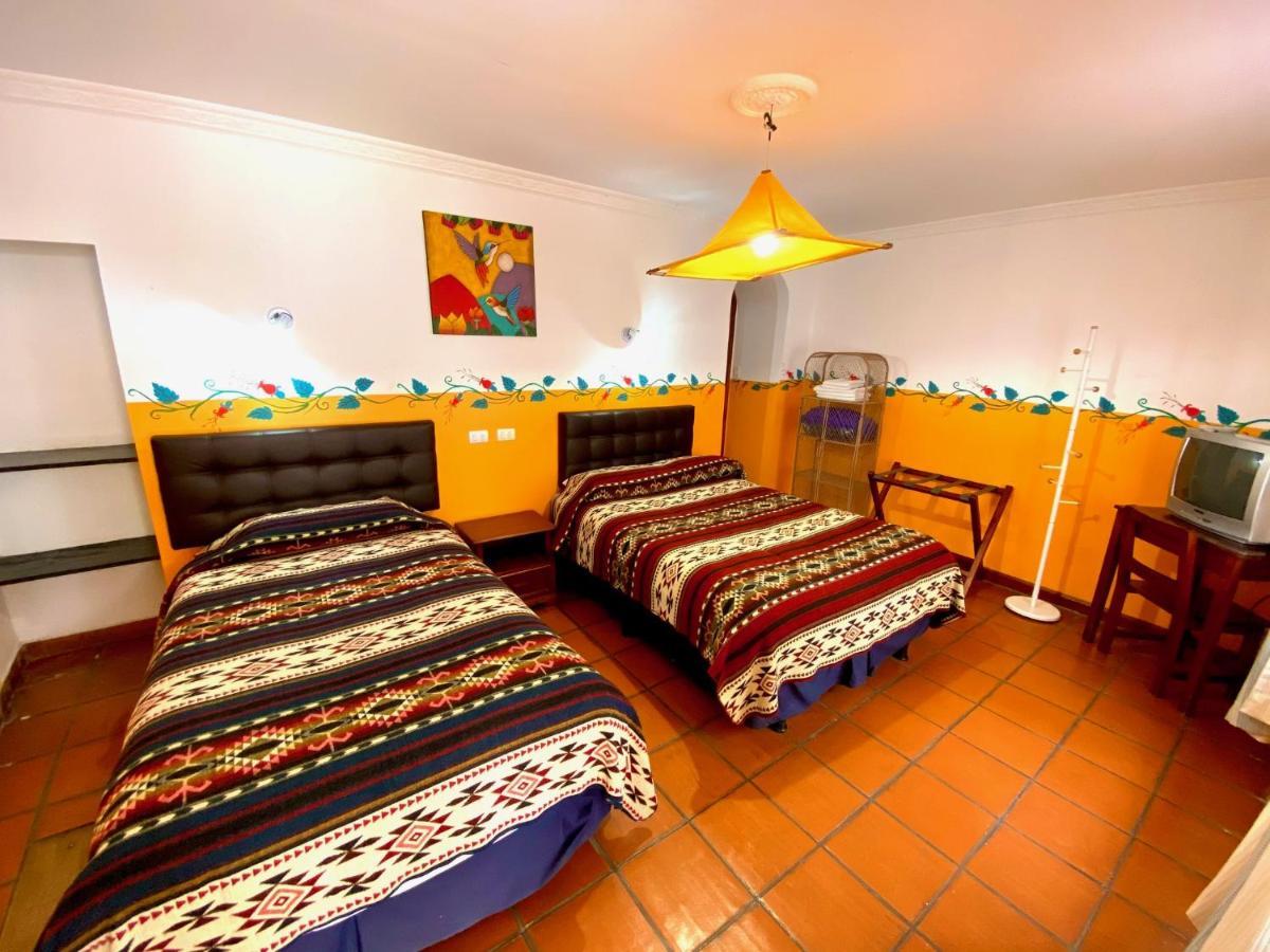 Hostal Riviera Sucre Otavalo Exterior photo