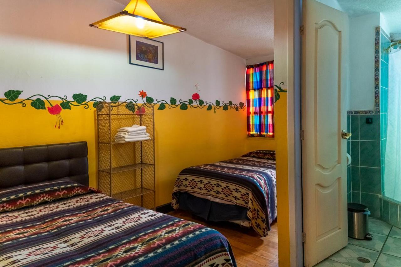 Hostal Riviera Sucre Otavalo Exterior photo