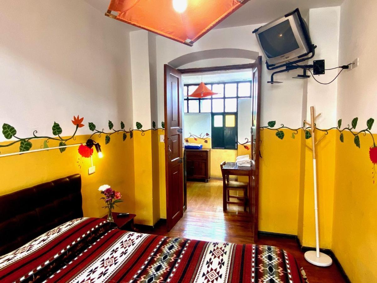 Hostal Riviera Sucre Otavalo Exterior photo