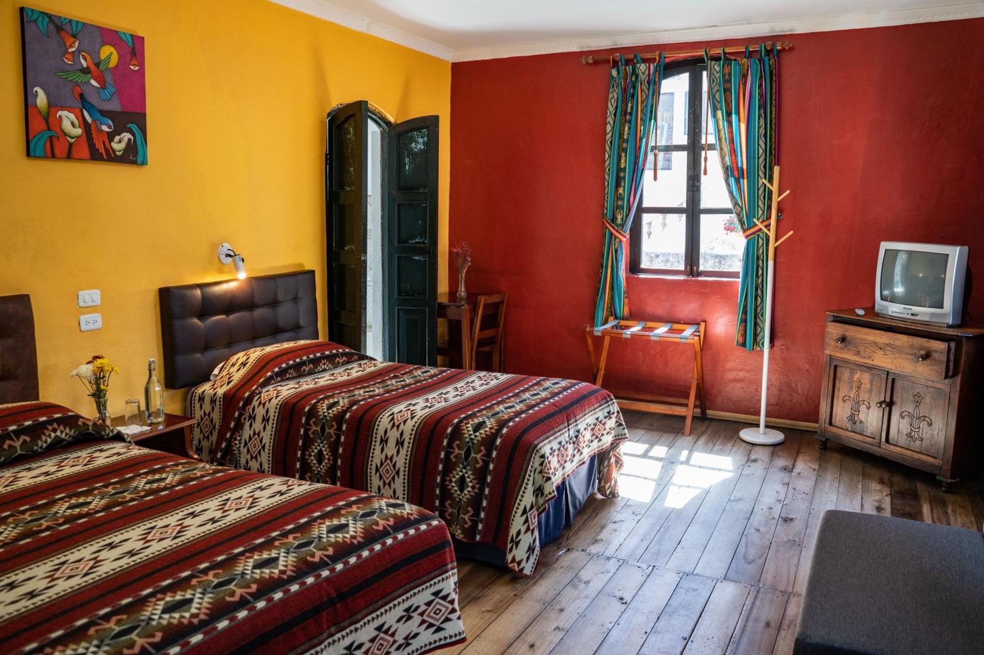 Hostal Riviera Sucre Otavalo Exterior photo