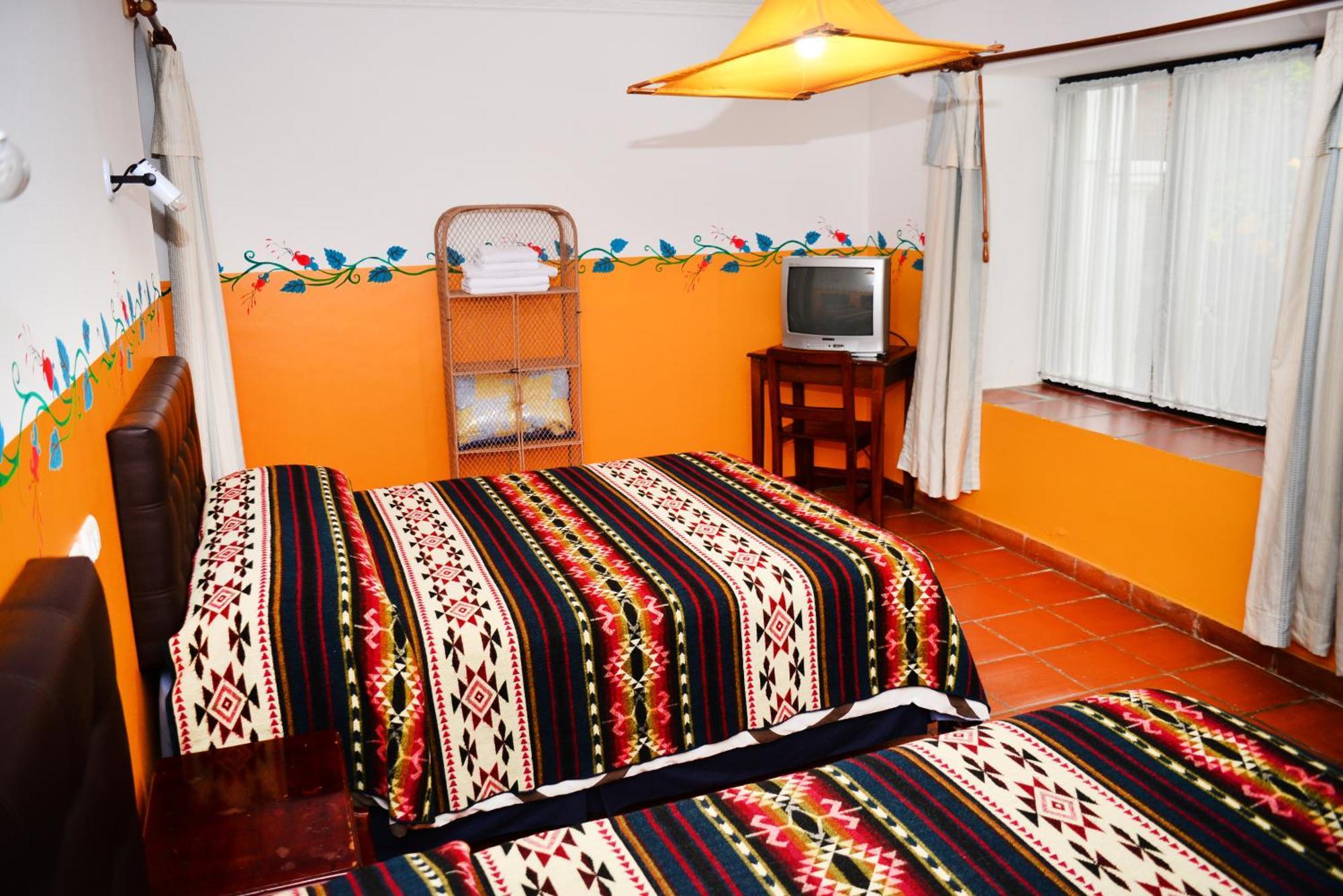 Hostal Riviera Sucre Otavalo Room photo