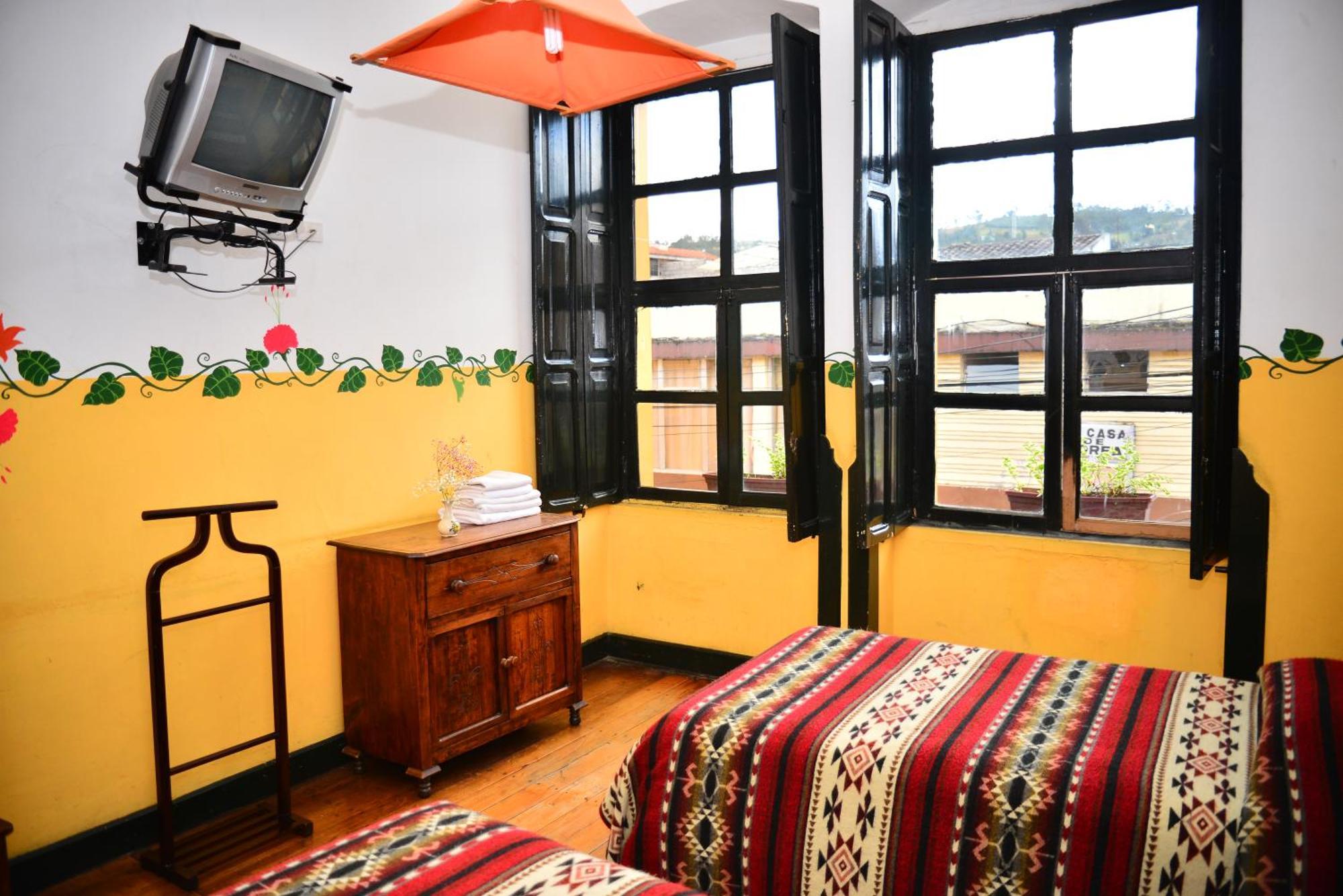 Hostal Riviera Sucre Otavalo Room photo