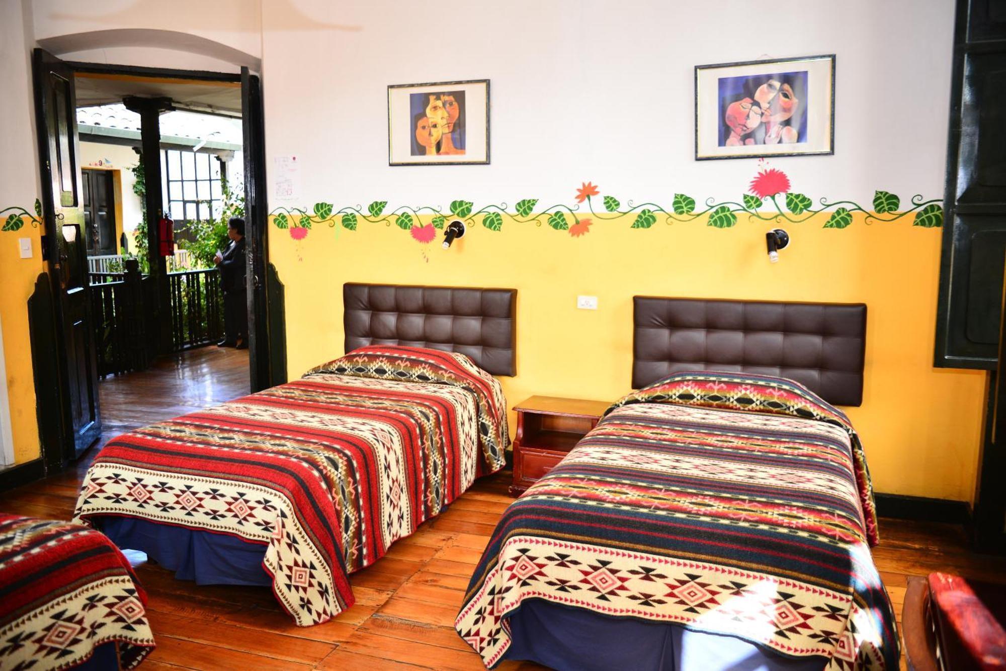 Hostal Riviera Sucre Otavalo Room photo