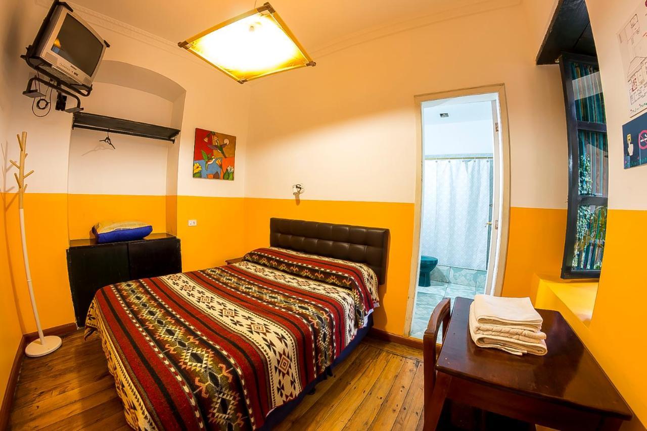 Hostal Riviera Sucre Otavalo Exterior photo