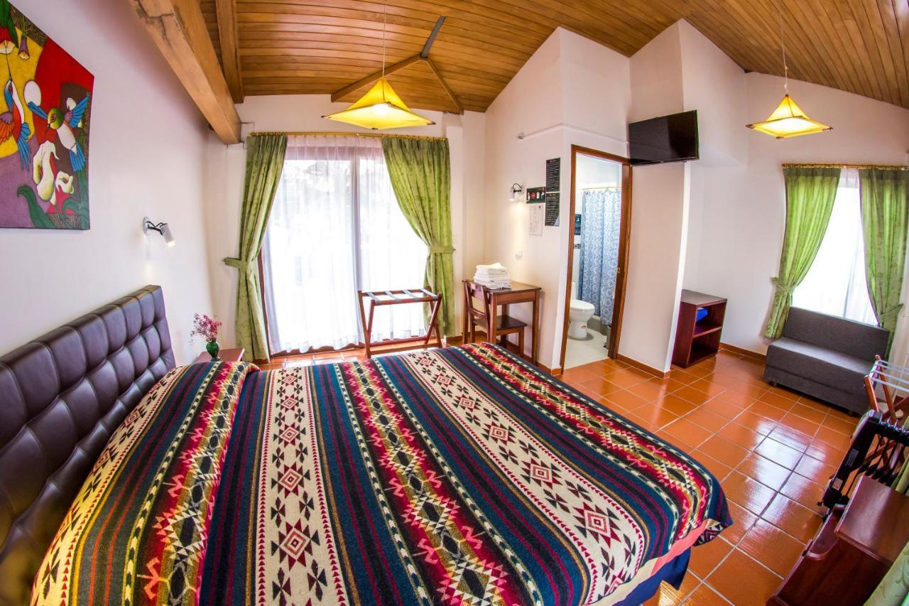 Hostal Riviera Sucre Otavalo Exterior photo