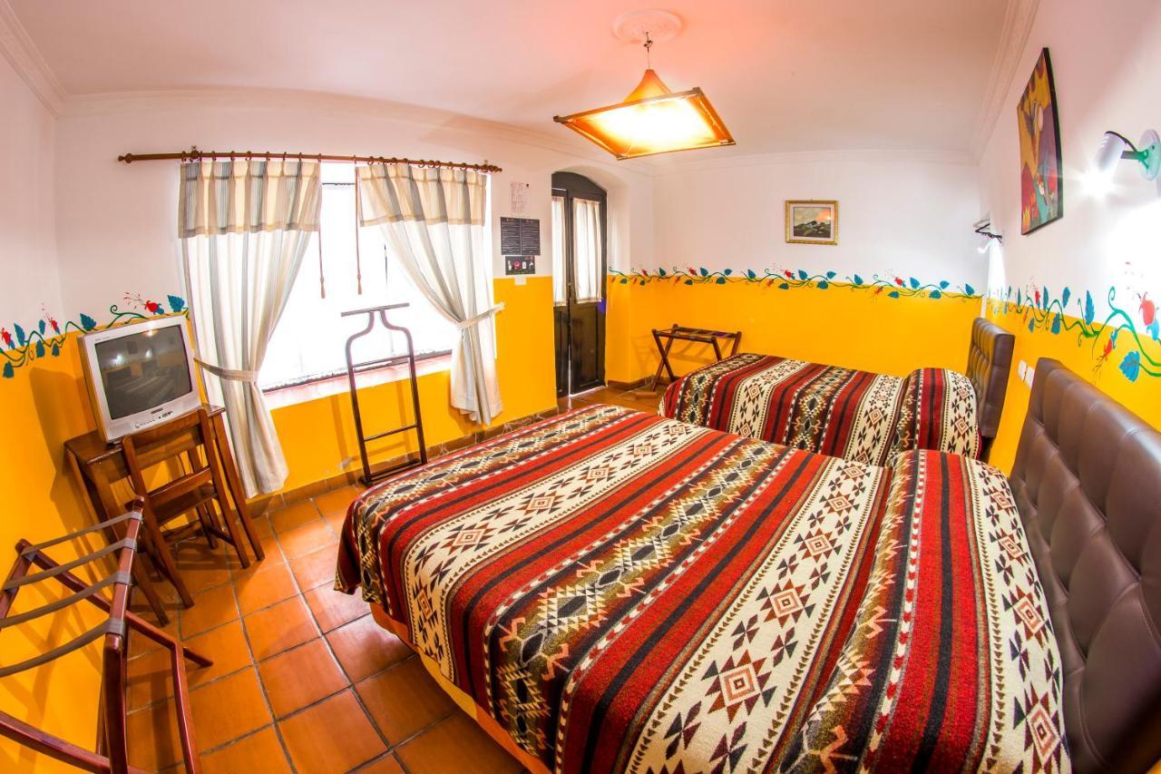 Hostal Riviera Sucre Otavalo Exterior photo